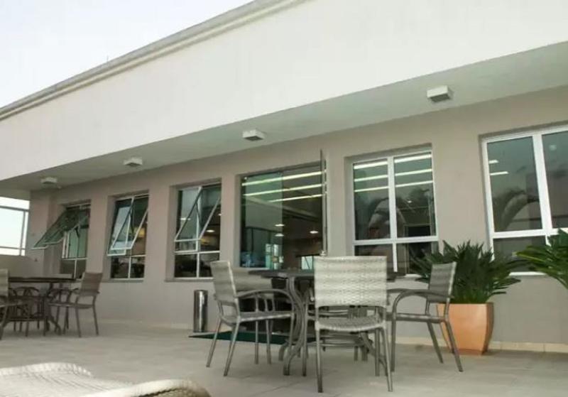 西达德新星伊姆帕尔套房酒店 贝洛哈里桑塔 外观 照片