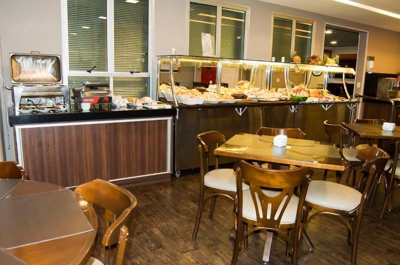 西达德新星伊姆帕尔套房酒店 贝洛哈里桑塔 外观 照片